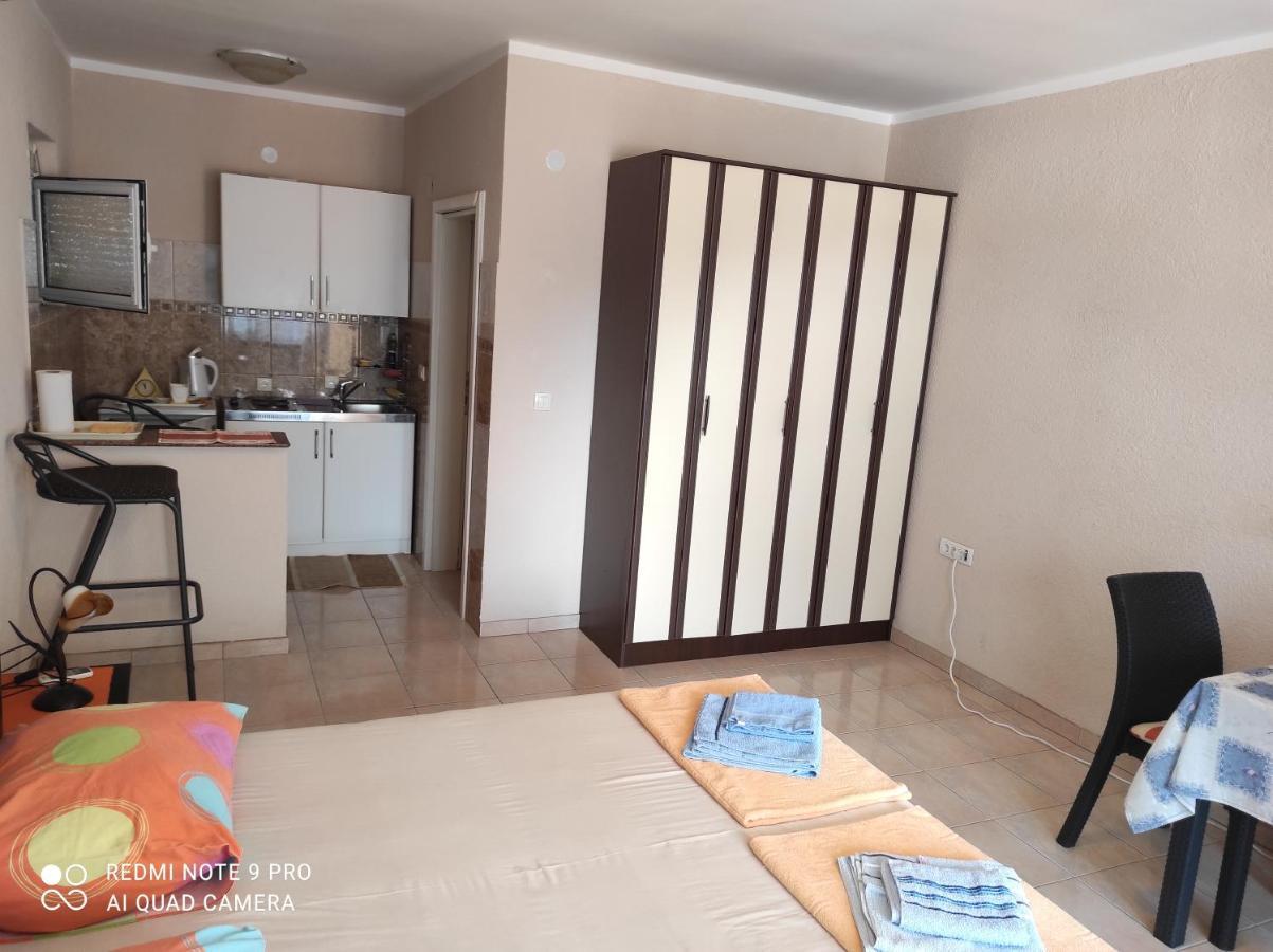 Apartments Anne Petrovac na moru Exterior foto